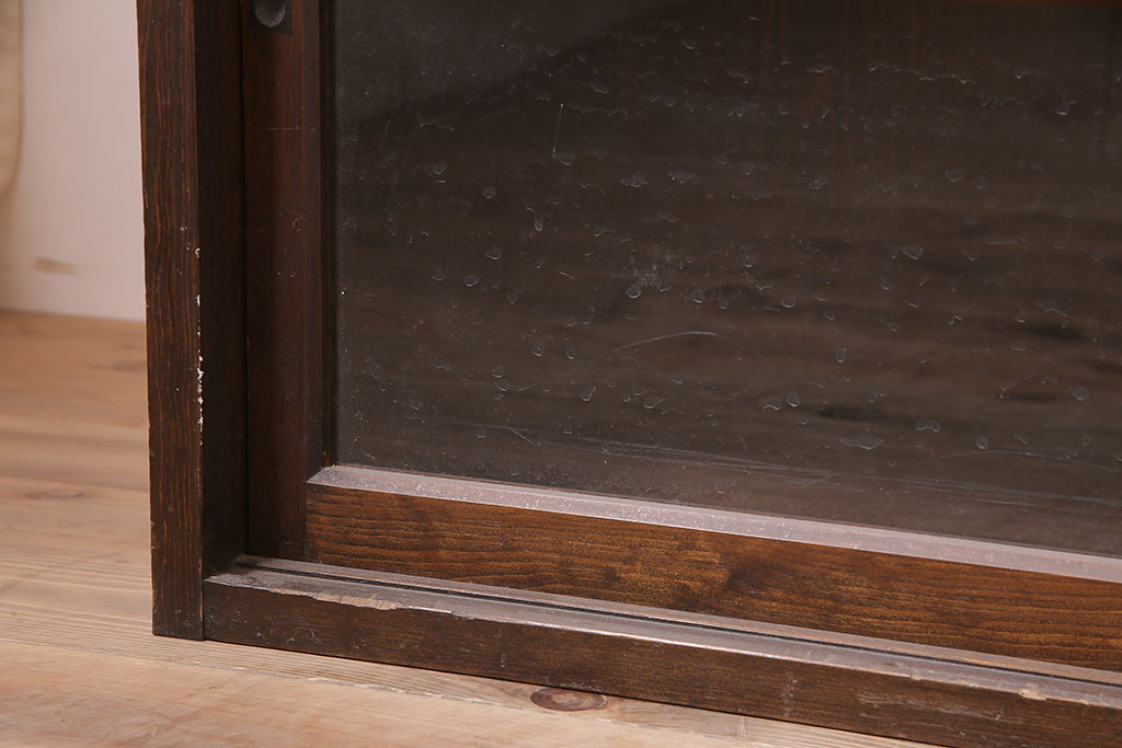 アンティーク家具　昭和中期　クリアガラス　シンプルデザインが魅力のレトロなローボード(テレビ台、収納棚、飾り棚)(R-036714)