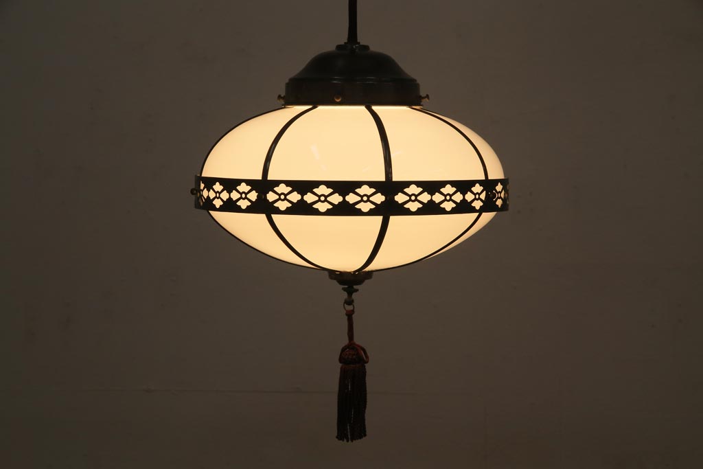 アンティーク照明　和製アンティーク　タッセル(飾り房)付き　提灯のような形が魅力の吊り下げ照明(天井照明、ペンダントライト)(R-036729)