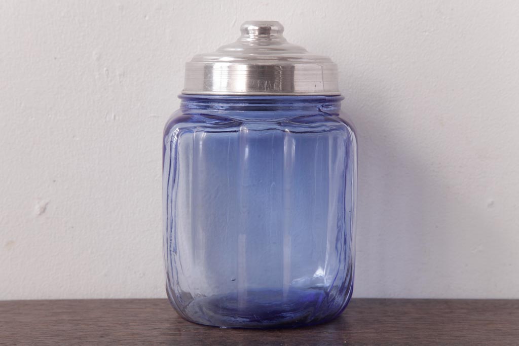 レトロ雑貨　ブルーが爽やかな昭和レトロの小振りなガラスビン(ガラス瓶、角瓶)(R-036735)