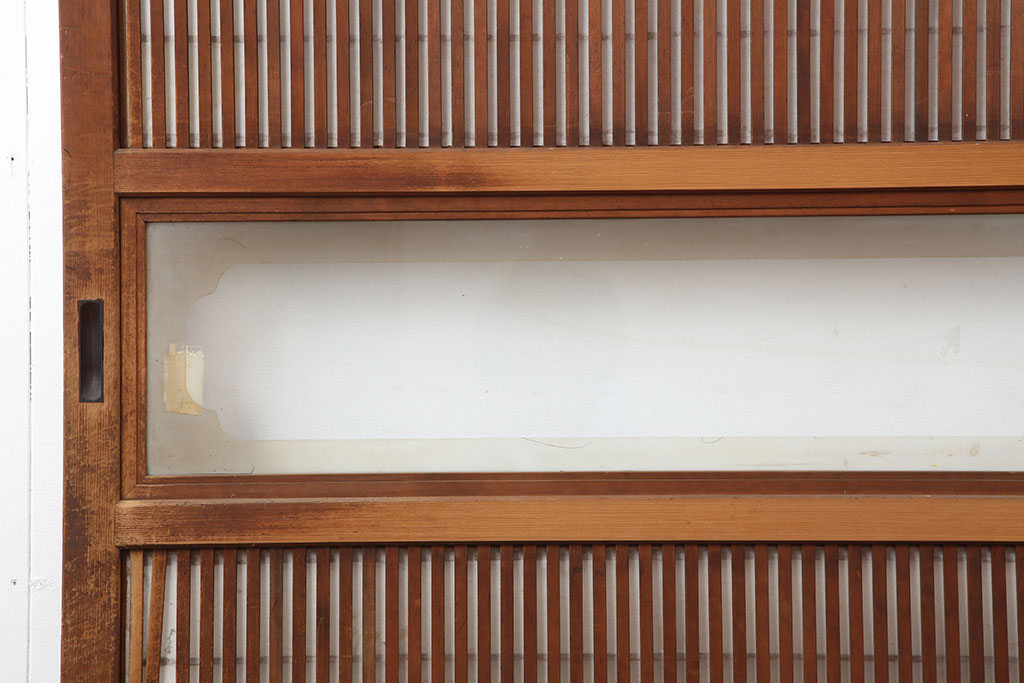 アンティーク建具　昭和初期　裏障子付き　上品な和の空間づくりにおすすめな格子戸2枚セット(障子戸、引き戸)(R-036808)