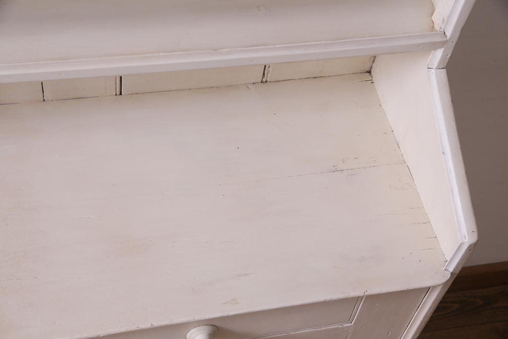 アンティーク家具　フランスアンティーク　パイン材　ホワイトカラーのペイントが魅力的なキャビネット(カップボード、食器棚、収納棚)