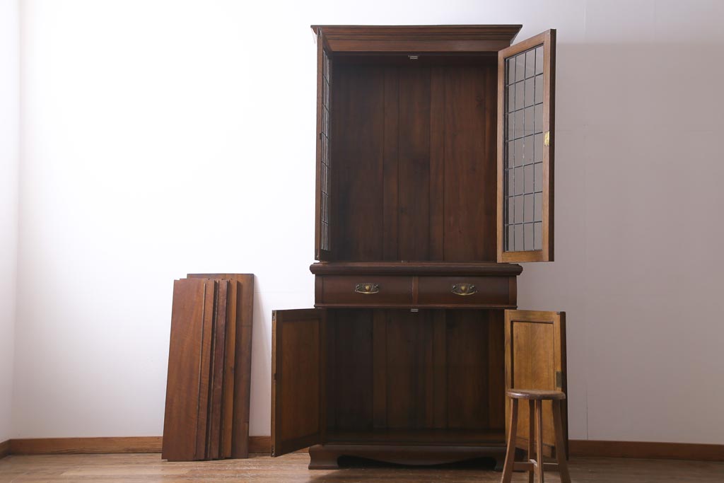 アンティーク家具　ステンドグラスが上品なイギリスアンティークのオーク材製ブックケース(カップボード、収納棚、キャビネット)(R-036817)