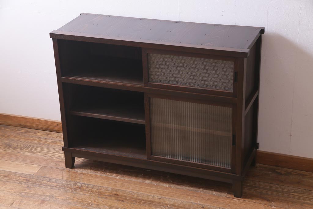 アンティーク家具　当店オリジナルガラス・モールガラス　前面ケヤキ材　懐かしさ感じるリメイクキャビネット(収納棚、ガラス戸棚、サイドボード)(R-036855)