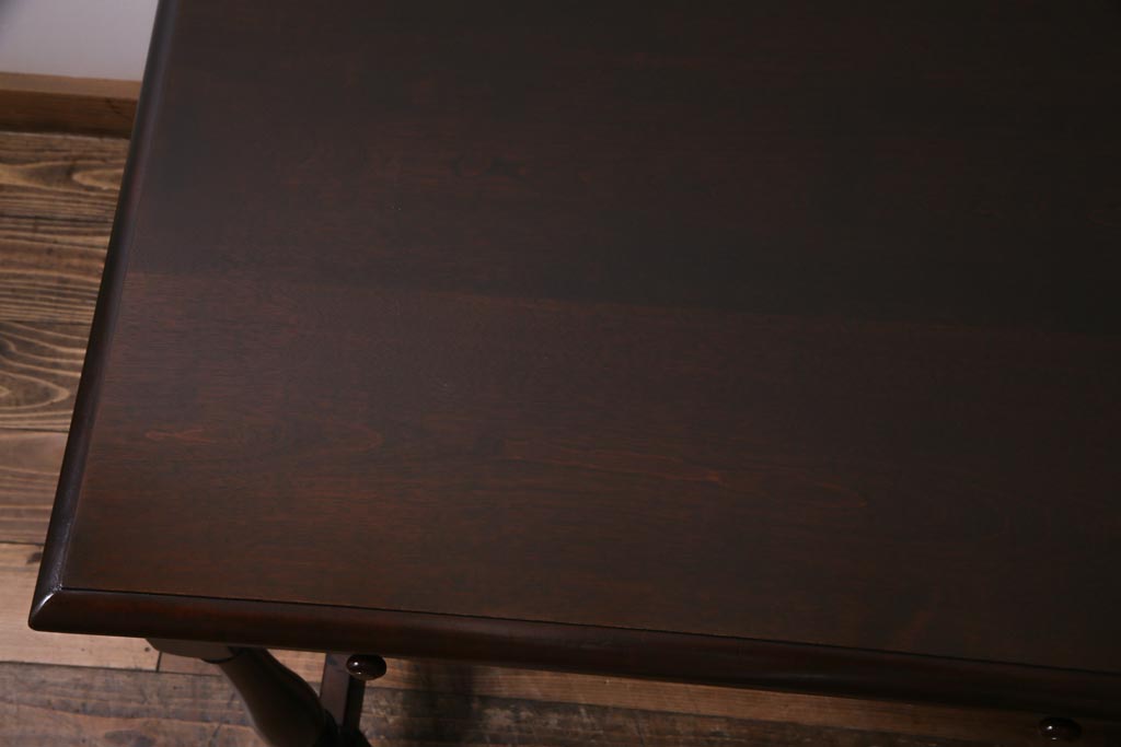 ビンテージ家具　松本民芸家具　T型　クラシカルなデザインがシック雰囲気漂う片袖机(デスク、在宅ワーク、在宅用作業台)(定価約37万円)(R-036862)
