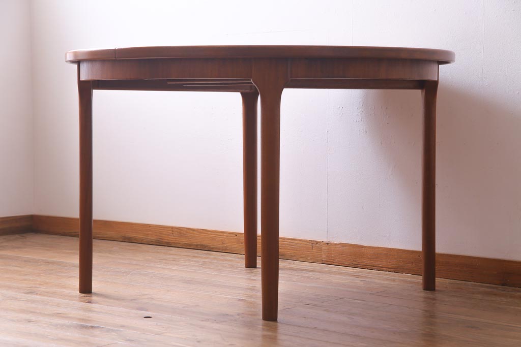 ヴィンテージ家具　北欧ビンテージ　チーク材　McIntosh(マッキントッシュ)　洗練されたデザインが素敵なエクステンションテーブル(ラウンドテーブル)(R-036864)