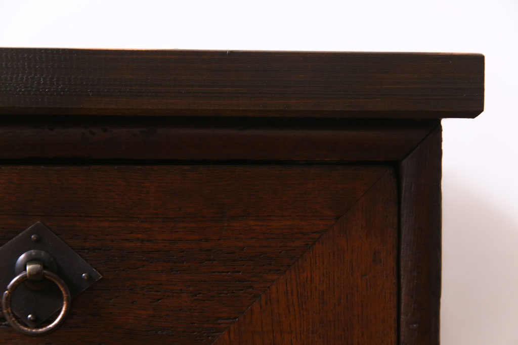 アンティーク家具　大正期　前面栓材　天板リメイク　倹飩式の扉が趣き溢れるチェスト(テレビ台、引き出し、箪笥)