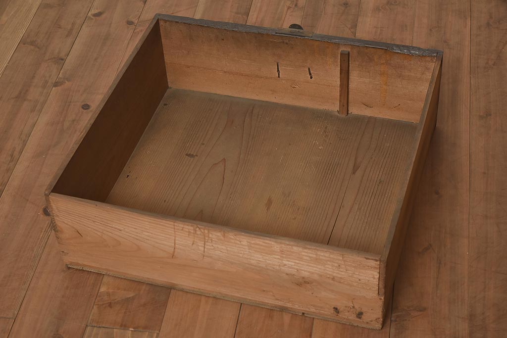 アンティーク家具　ヒノキ材　シンプルな木製キャビネット(収納棚、飾り棚、戸棚)(R-036928)