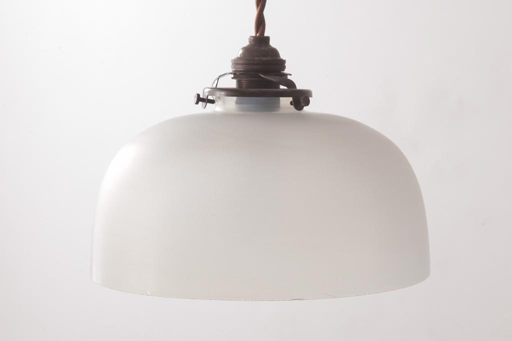 アンティーク照明　和製アンティーク　上品な雰囲気漂うオパールガラスのペンダントライト(天井照明、吊り下げ照明、電笠)(R-036973)