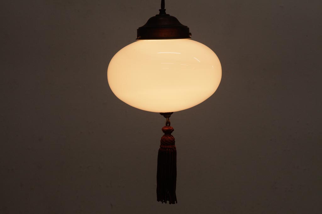 アンティーク照明　タッセル(飾り房)付き　シンプルなフォルムが素敵な天井照明(吊り下げ照明、ペンダントライト)(R-036977)