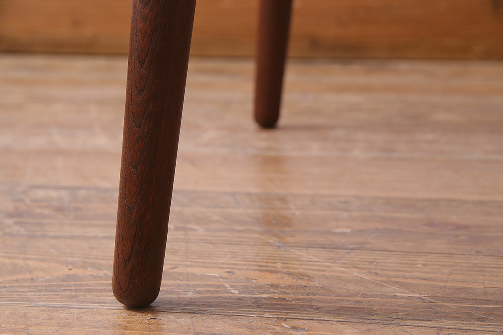 レトロ家具　昭和初期　脚付リメイク　天板栓材　赤みがかった艶がきれいな漆塗りの丸ちゃぶ台(ラウンドテーブル)(R-36993)