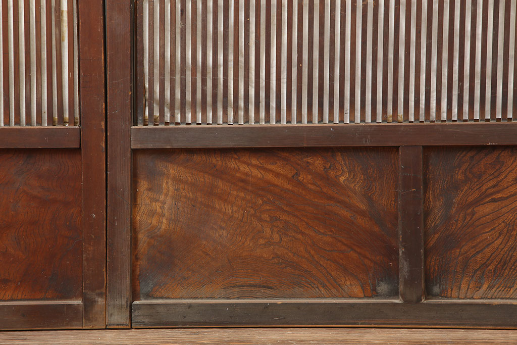 アンティーク建具　腰板ケヤキ材　裏障子付き!上品な和の空間づくりにおすすめな格子戸4枚セット(建具、引き戸)(R-037003)