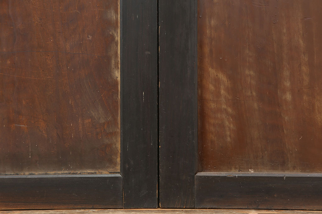 アンティーク建具　黒い木枠がモダンな板戸4枚セット(帯戸、引き戸)(R-037007)