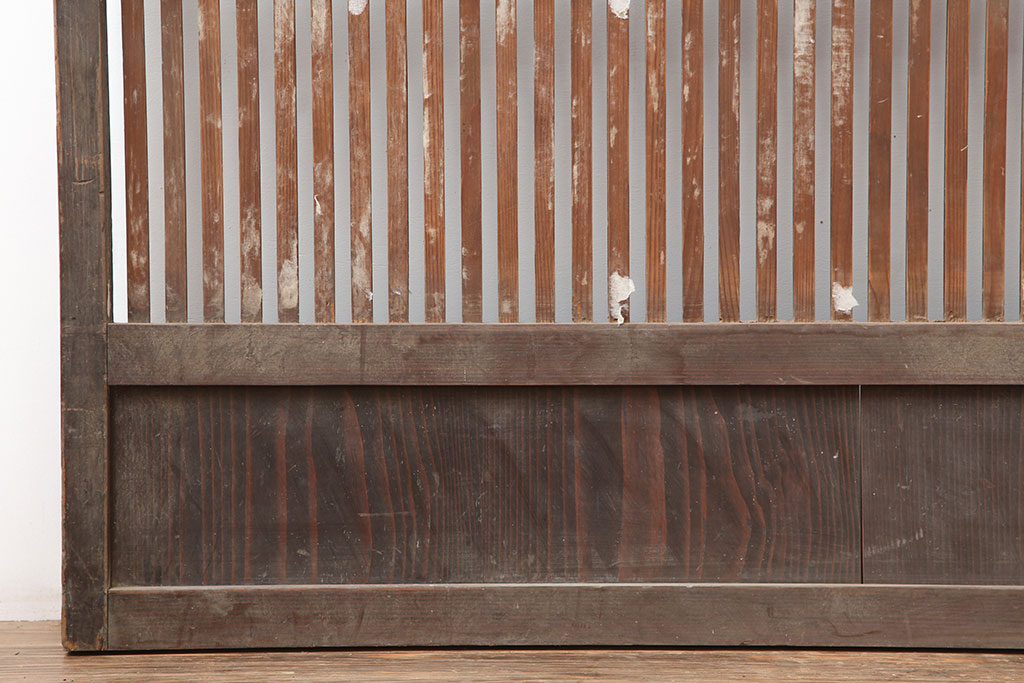 アンティーク建具　大正昭和初期　縦桟が品のある雰囲気を醸し出す格子戸2枚セット(建具、引き戸)(R-037060)