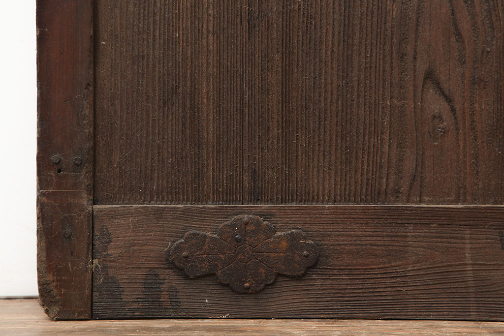 アンティーク建具　和製アンティーク　杉材　風格漂う格子戸1枚(蔵戸、玄関戸、引き戸)(R-037081)