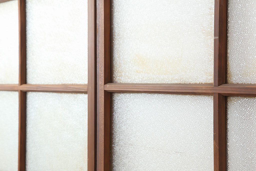 アンティーク建具　昭和レトロな空間づくりにおすすめなガラス戸2枚セット(建具、引き戸)(R-037106)