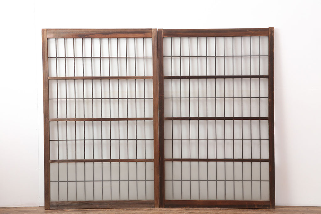 アンティーク建具　和製アンティーク　昭和初期　シンプルさが魅力の引き戸2枚セット(窓、建具)(R-037110)