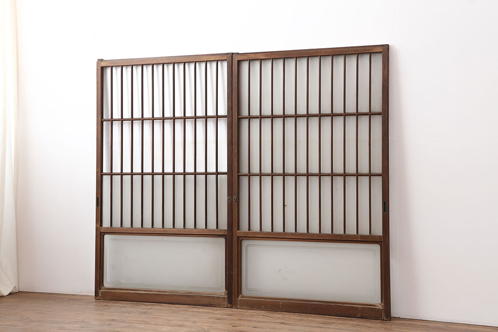 アンティーク建具　和製アンティーク　昭和初期　シンプルさが魅力の引き戸2枚セット(窓、建具)(R-037111)