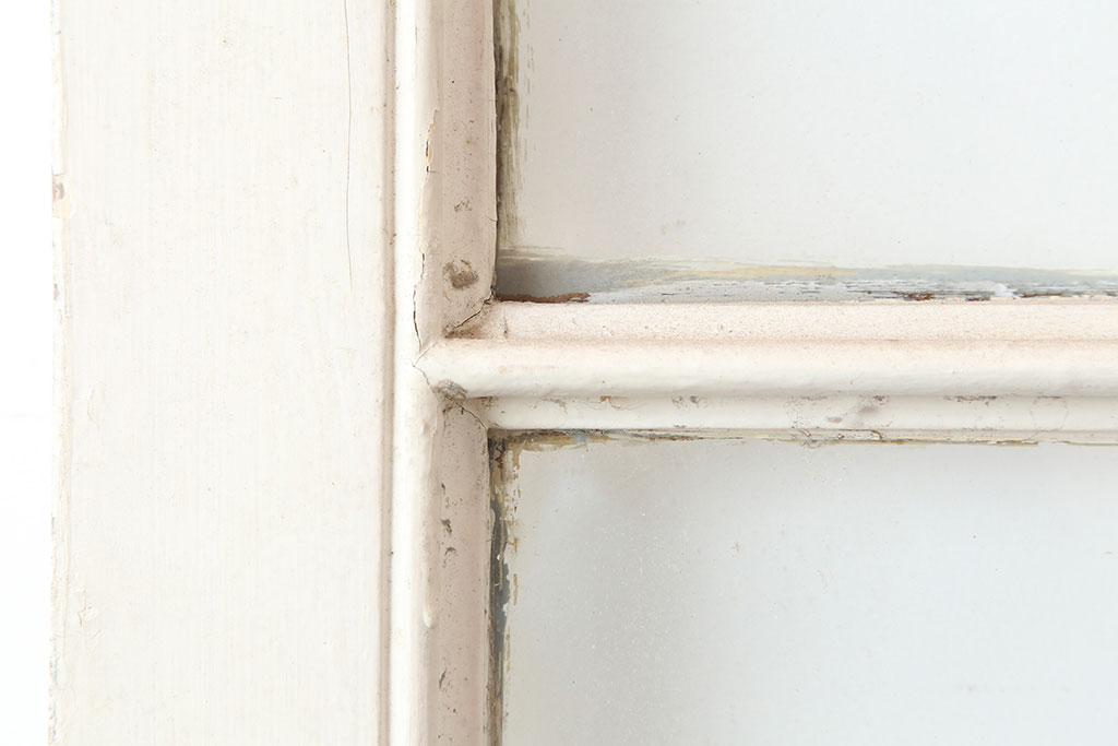 アンティーク建具　フランスアンティーク　ガラス入り　素朴な風合いのホワイトペイントが素敵な木製ドア(扉、建具)(R-037119)