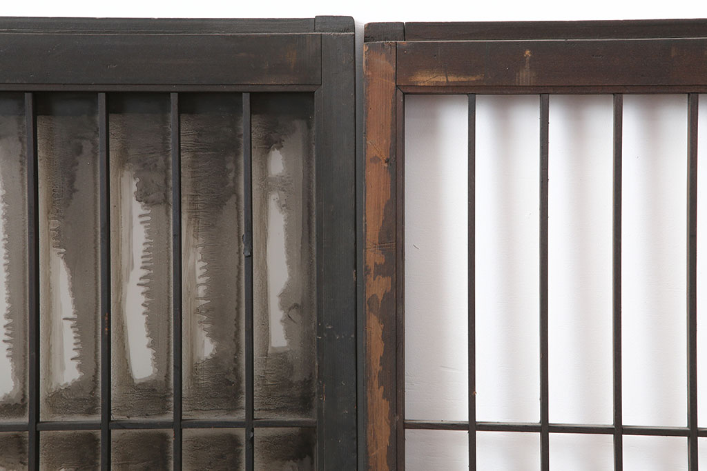 レトロ建具　昭和レトロ　昭和初期　帯ガラス入り格子戸2枚セット(窓、引き戸)(R-037126)