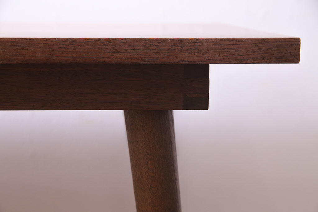 中古　ウォールナット天板　脚付きリメイク　シンプルで取り入れやすいセンターテーブル・大(ローテーブル)(R-037140)