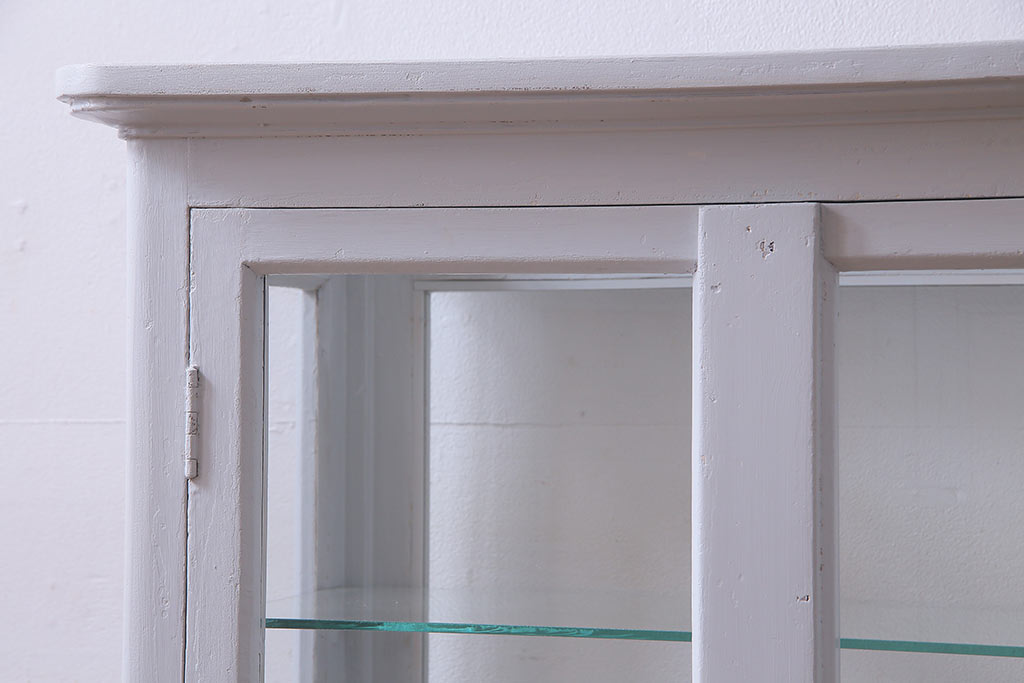 アンティーク家具　ペイント家具　フレンチグレーが可愛らしいガラスケース(ショーケース、陳列棚、飾り棚)
