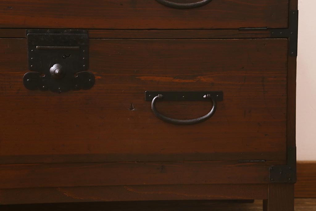 アンティーク家具　明治大正期　箪笥リメイク　ヒノキ材　フラップダウン扉が便利な脚付きテレビ台(ローボード、テレビボード、収納棚)(R-037204)