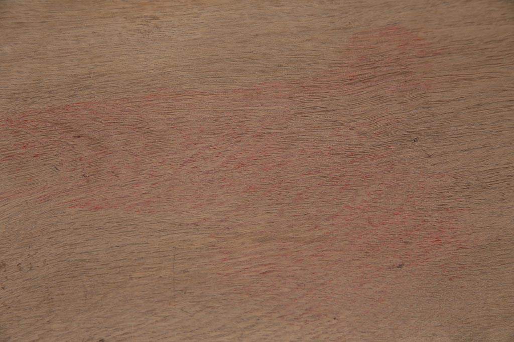 アンティーク家具　昭和初期　ストリップド(剥離)　ナラ材　花の透かし彫りが可憐な雰囲気の文机(ローテーブル)(R-037206)