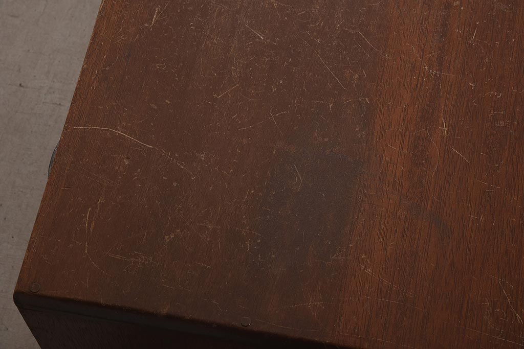 アンティーク家具　昭和中期　シルバーの取っ手がお洒落なレトロな佇まいの文机(座机、ローテーブル、片袖机)(R-037234)