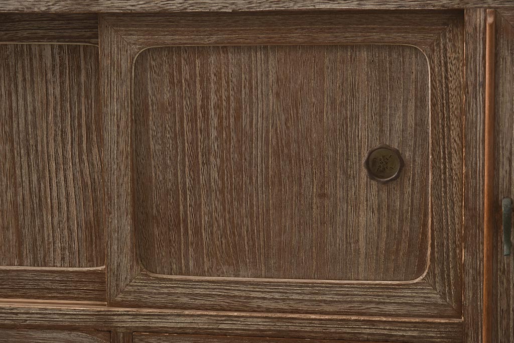 アンティーク家具　和製アンティーク　昭和中期　桐材　古い木肌が味わい深い戸棚(収納棚、テレビ台、ローボード、桐箪笥、桐たんす)(R-037260)