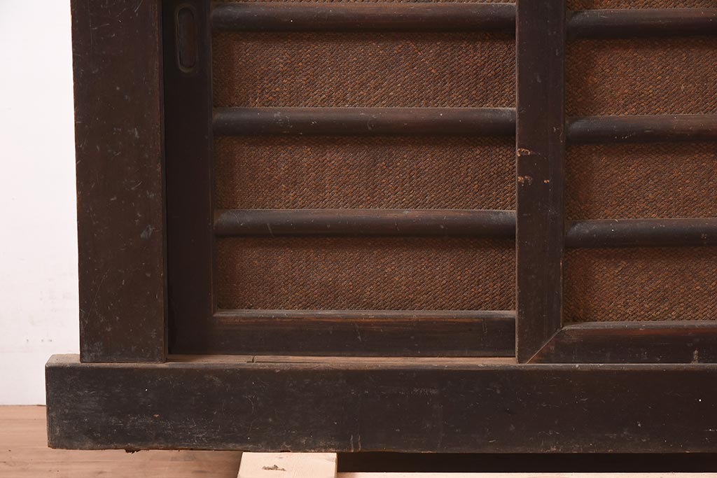 アンティーク家具　明治期　和製アンティーク　横桟が和の風情漂う三尺水屋箪笥(収納棚、戸棚、キャビネット)(R-037281)