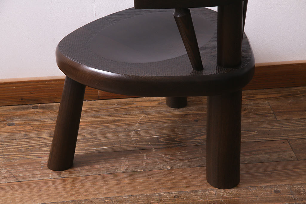 中古　日本製　オーク材　カントリースタイルにぴったりなつくりの良いローチェア(椅子)(R-037299)