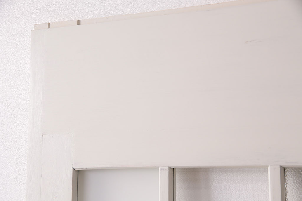 【加工実例】1960年頃のペイントガラス戸2枚に高品質リペアを施しました。ご指定通りの高さ、幅にリサイズし、平型戸車を取り付けました。(引き戸、建具)
