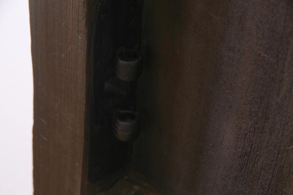 アンティーク建具　ヒノキ材・ケヤキ材　堂々とした和の風格漂う金網格子蔵戸(引き戸、玄関戸)(R-037308)