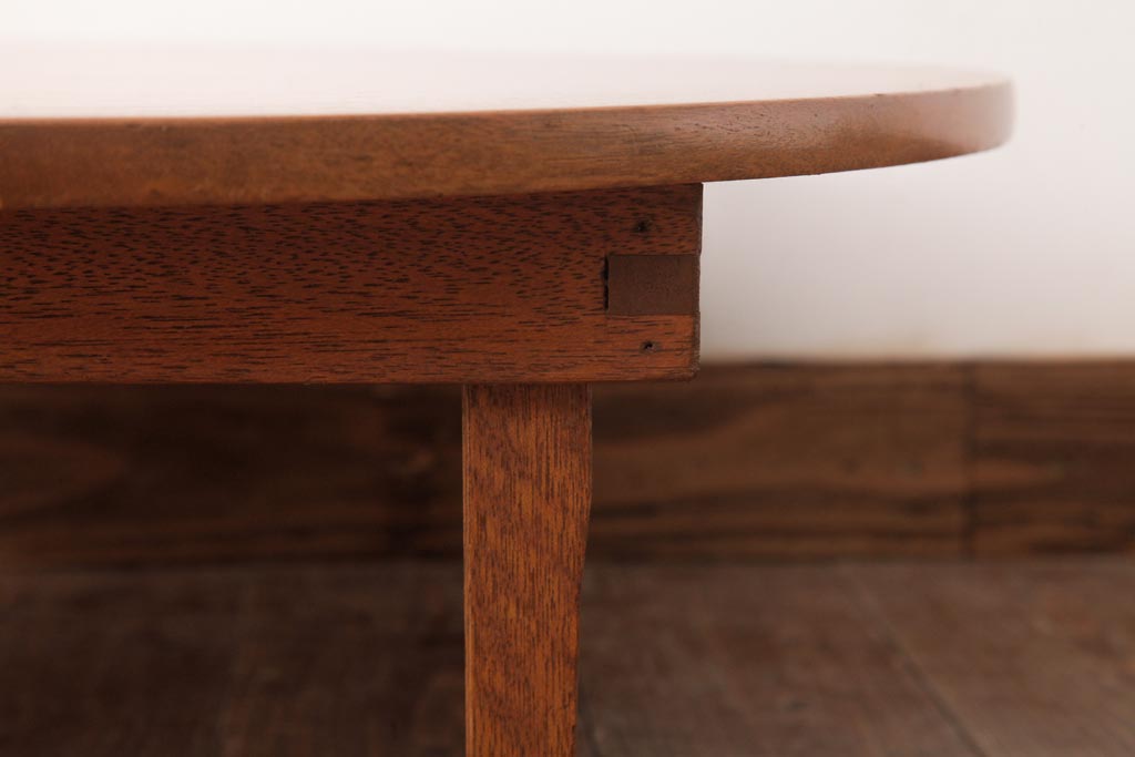 レトロ家具　古民具　素朴な木肌が温かみを感じる丸ちゃぶ台(折り畳み式テーブル、ローテーブル)(R-037313)