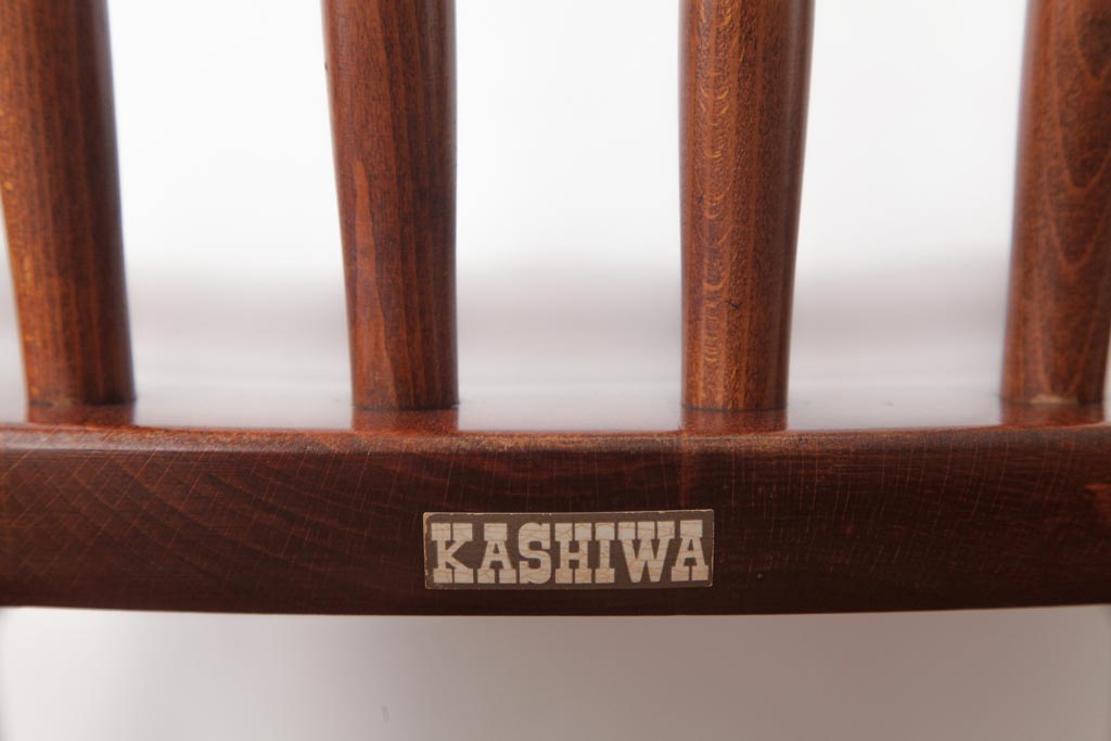 ビンテージ家具　柏木工(カシワ、KASHIWA)　カバ材　飴色の艶と質感が品のあるチェア(ダイニングチェア、ウィンザーチェア、ウインザーチェア)(R-037318)