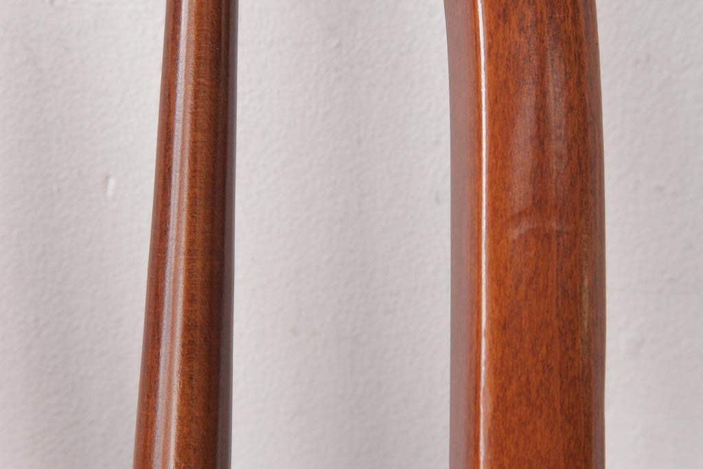 ビンテージ家具　柏木工(カシワ、KASHIWA)　カバ材　飴色の艶と質感が品のあるチェア(ダイニングチェア、ウィンザーチェア、ウインザーチェア)(R-037320)