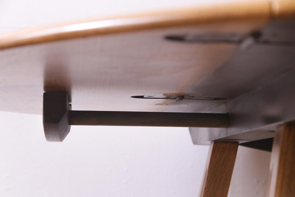ヴィンテージ家具　英国イギリスビンテージ　ERCOL(アーコール)　オーク材製ダイニングテーブル(バタフライテーブル、エクステンションテーブル)(R-037321)