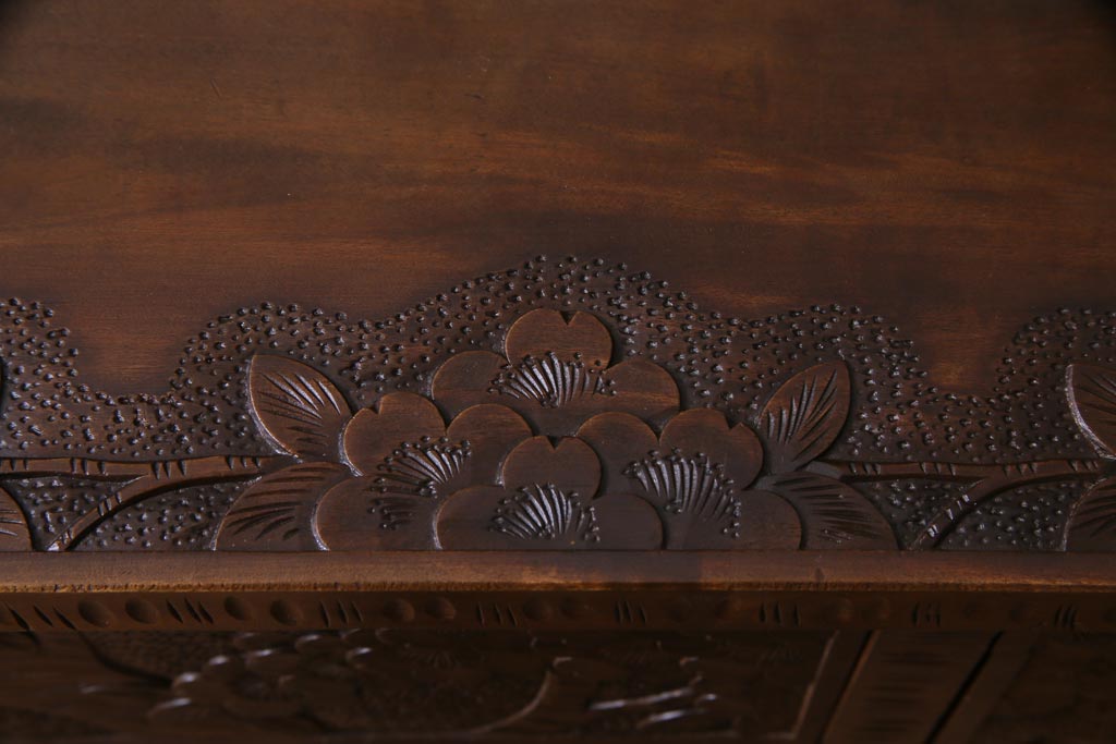 中古　伝統工芸　軽井沢彫り　桜の意匠が美しいドレッシングチェスト(ドレッサー、引き出し、鏡台)(R-037347)