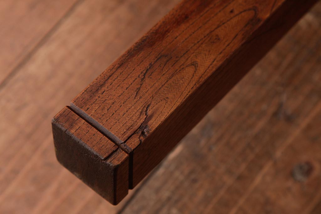 アンティーク家具　総ケヤキ材　一枚板を贅沢に使用したダイナミックな杢目の角ちゃぶ台(ローテーブル)(R-037371)