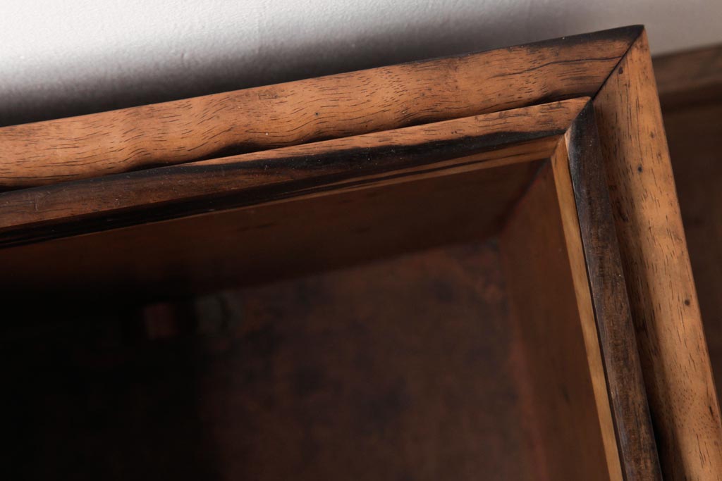 アンティーク雑貨　指物家具　漆塗り　ケヤキ材　黒柿の縁がポイントの角火鉢(木製火鉢、箱火鉢)(R-037412)