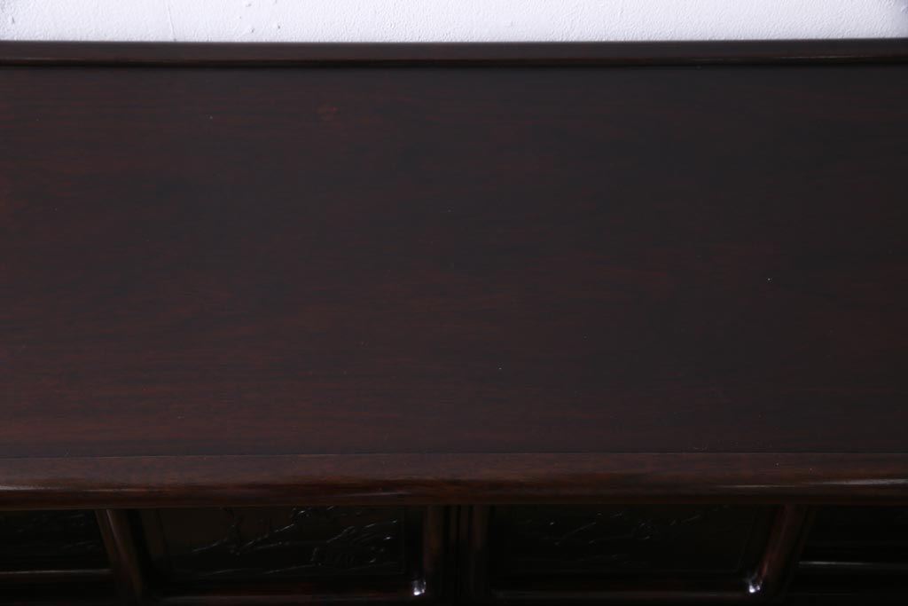 中古　国産　紫檀　漆塗り　最高級　上品な印象与える唐木指物の飾り棚(定価約170万円)(茶棚、戸棚)(R-037416)