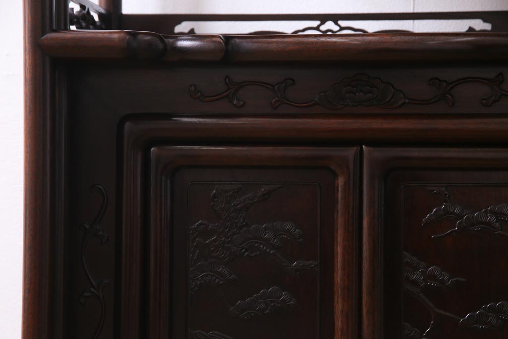 中古　国産　紫檀　漆塗り　最高級　上品な印象与える唐木指物の飾り棚(定価約170万円)(茶棚、戸棚)(R-037416)