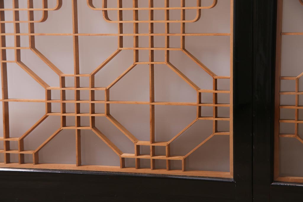アンティーク家具　ラフジュ工房オリジナル　古建具リメイク　組子の引き戸が風情漂うキャビネット(収納棚、戸棚、書院戸)(R-037430)