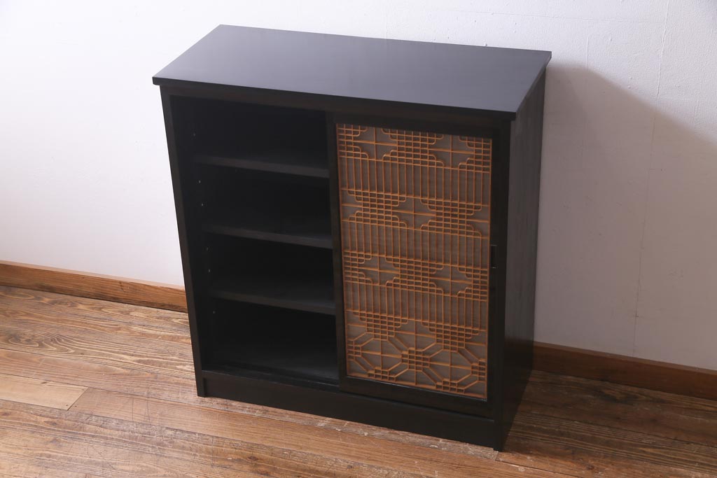 アンティーク家具　ラフジュ工房オリジナル　古建具リメイク　組子の引き戸が風情漂うキャビネット(収納棚、戸棚、書院戸)(R-037430)