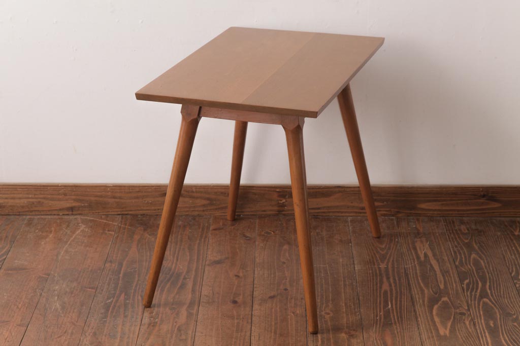アンティーク家具　和製アンティーク　カバ材　和洋どちらにも取り入れやすいシンプルなサイドテーブル(R-037451)
