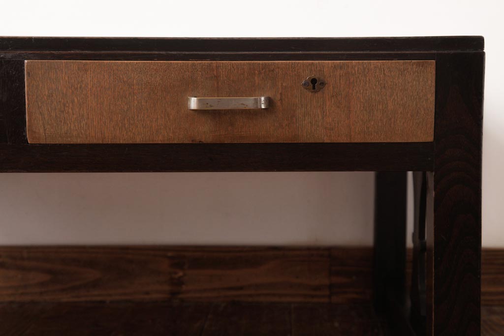 レトロ家具　バイカラーが印象的なレトロな文机(座机、ローテーブル)(R-037456)