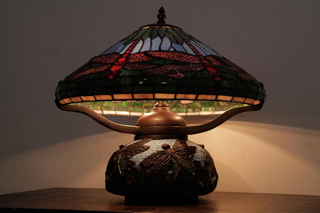 中古　ティファニーランプ風　ドラゴンフライ　ステンドグラスの卓上ライト(スタンド、照明)(R-037510)