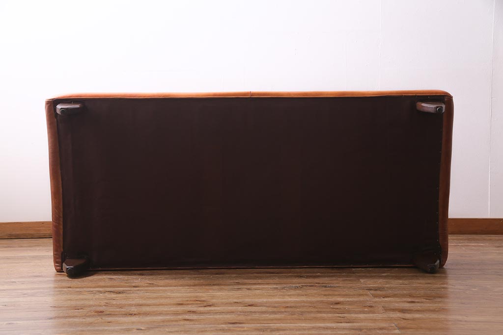 ヴィンテージ家具　フランスビンテージ　激レア!　本革　ユニークなデザインの2人掛けソファ(二人掛け、ラブソファ)(R-037512)