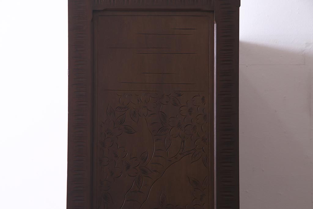 中古　伝統工芸　大坂屋製　軽井沢彫り　桜の彫りが優美なチェスト(衣装箪笥、洋服タンス)(R-037526)