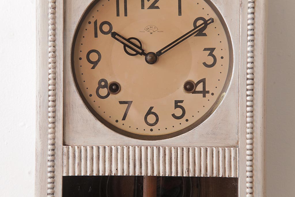 ビンテージ雑貨　堀田時計店　N.H.T　ゼンマイ式　アンティークペイントがおしゃれな振り子掛時計(柱時計、壁掛け時計)(R-037529)